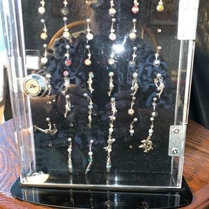 Body Jewelry in locking acrylic double sided case